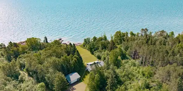 544 Old North Shore Road