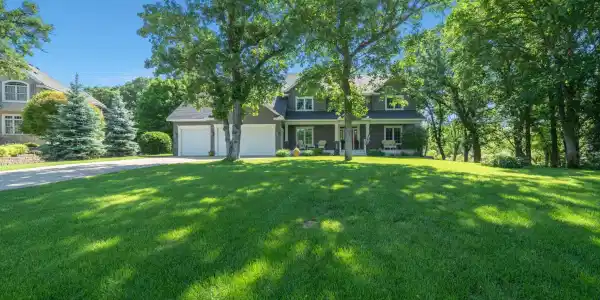 2089 Whispering Oaks Drive NE