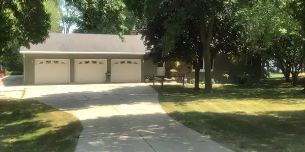 3721 8th NE
