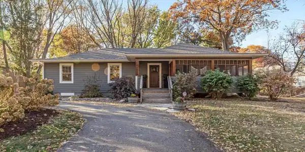 5910 Ridgewood