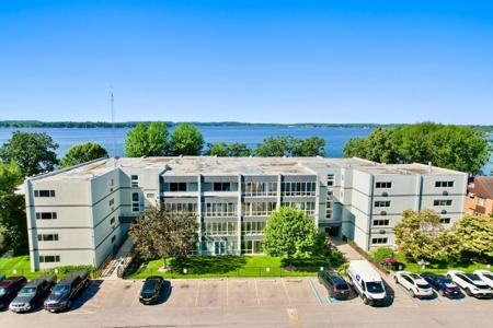 315 Park Lake Boulevard