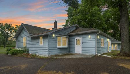 910 E Evergreen Street