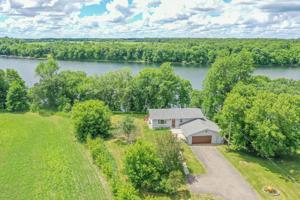 1110 Diamond Road SE