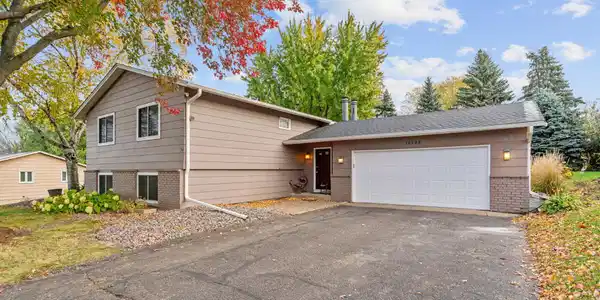 16988 Weaver Lake Drive