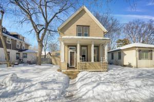 1087 Chatsworth N