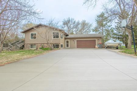 2807 Crestwood NE
