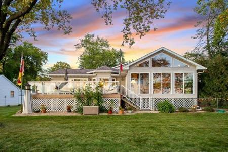 8839 N Shore Trail N