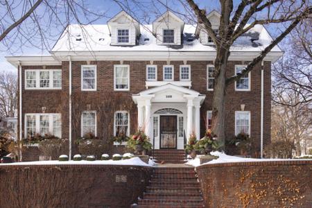 2400 W Lake Of The Isles Parkway