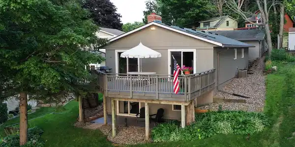 4890 Edgewater