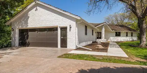 3550 Island View NW