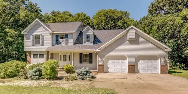 8532 Oak Ridge