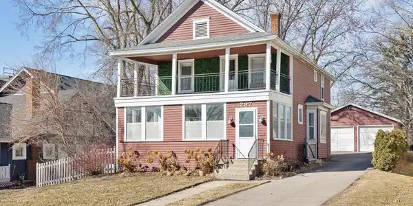 237 Manitoba Avenue