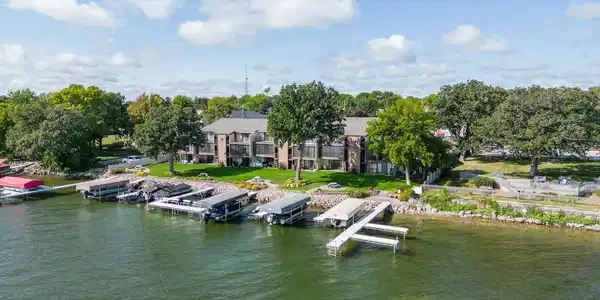 151 Lake N