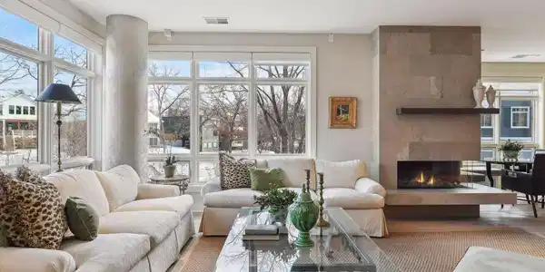 875 Lake N