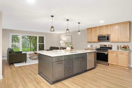 2040 Vagabond Lane N