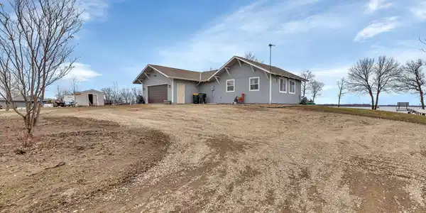 6621 225th NW