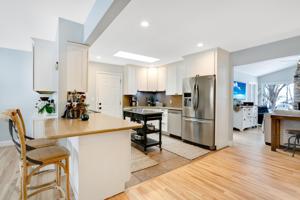 14340 Lois NE