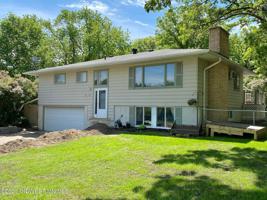 812 Pembina