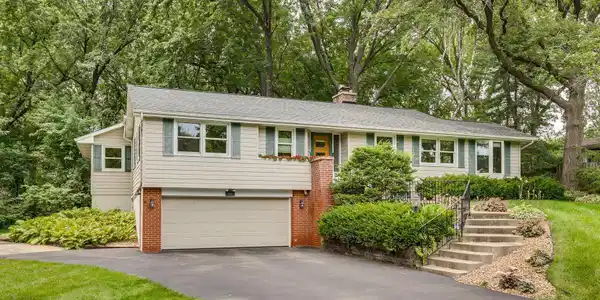 1228 Carlton Drive