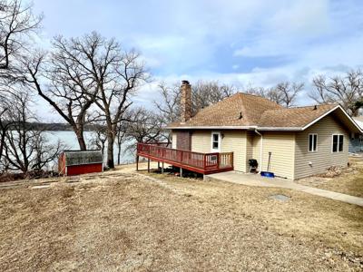 715 Lakeshore Drive