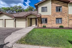 2912 Mounds View