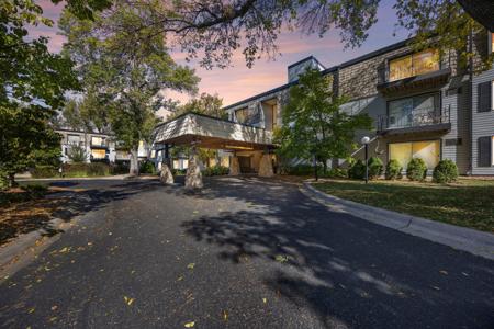 183 Little Canada Road E