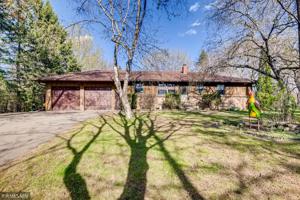 4590 Greenleaf