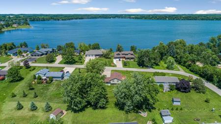 4320 Roberds Lake Trail