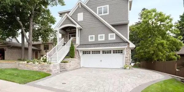 2048 Shorewood Lane
