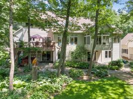 28196 Lakelawn