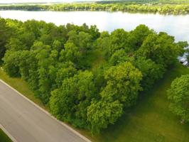 943 Lake Shore Drive