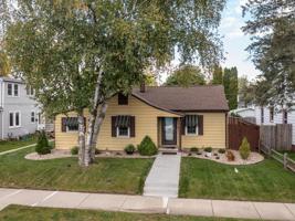 422 10th NE