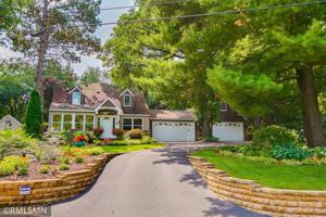 942 Oakridge