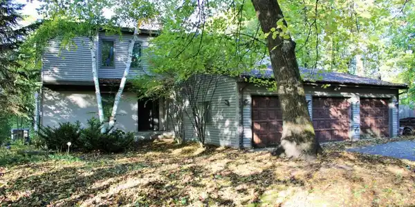 8000 Long Lake Road