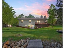 7520 Raccoon Trail NE
