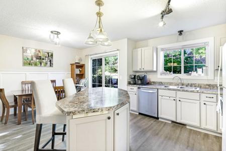 595 Mission Hills W