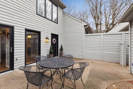 4663 Bayswater