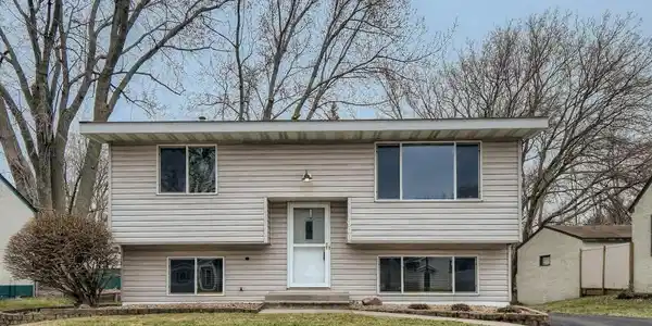 1900 Highway 96 E