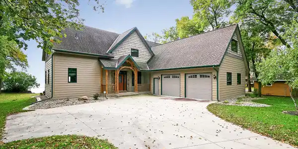 11151 N Shore Drive