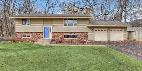 4835 Lakeview Drive