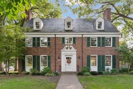 196 Mississippi River Boulevard S