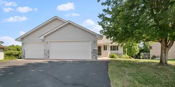 700 Keller