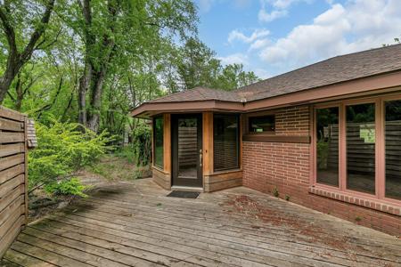 398 Riverside Avenue S