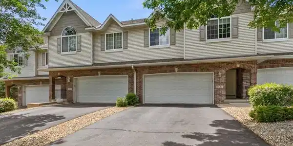 3612 Fox Tail NW