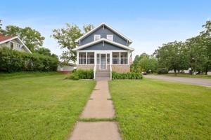 302 3rd SW