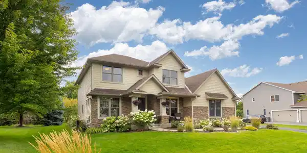 1752 Carriage Drive