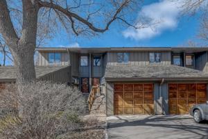 8982 Neill Lake