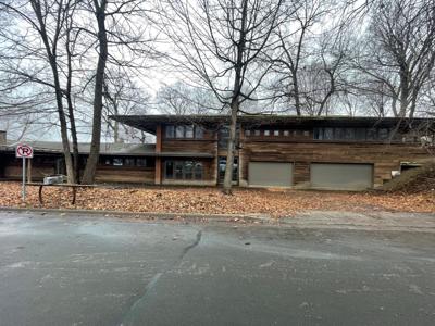 4945 Glen Elyn