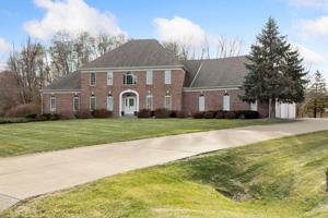4 Blue Spruce Court