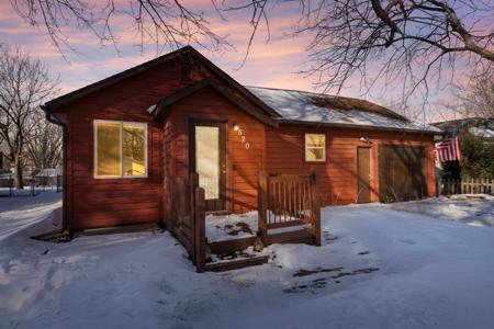 520 Barrett Street S